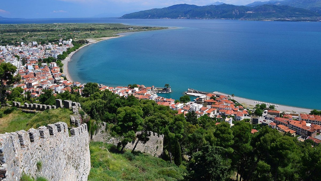 May or June Are Ideal for Learning Kitesurfing in Greece (If You Choose the Right Spot)