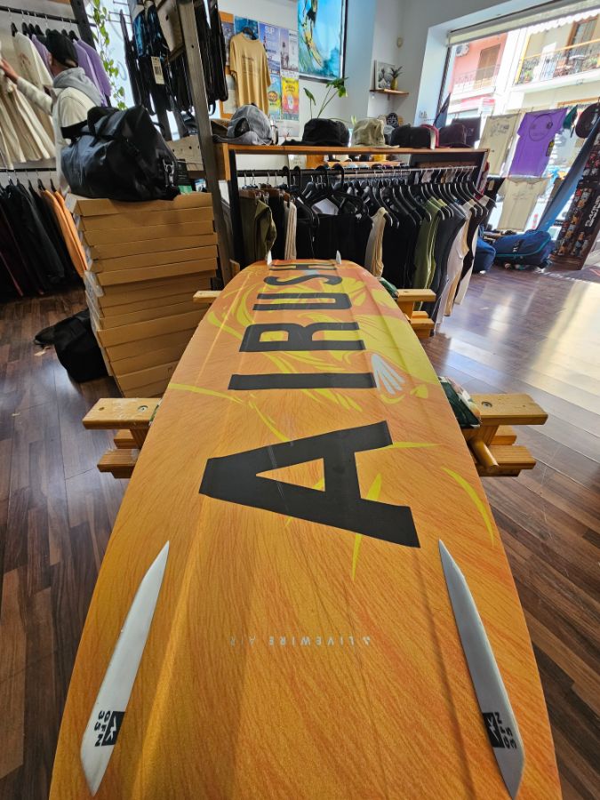 Livewire Air 137x40 BOARD ONLY - USED