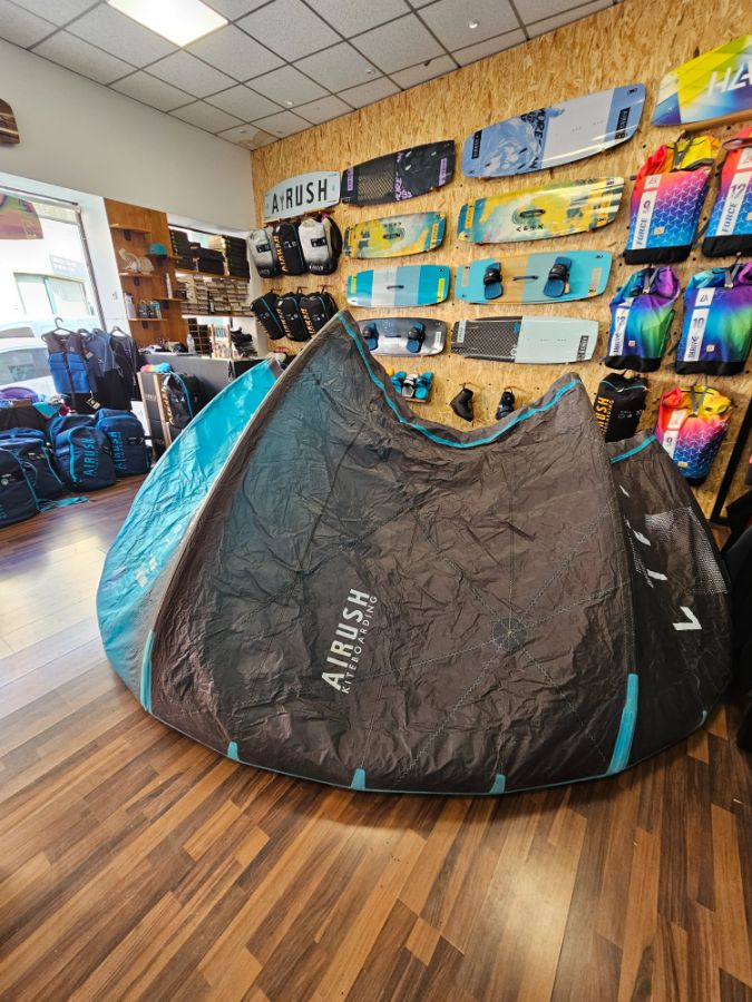 Lift v1 12 Black / Teal - USED