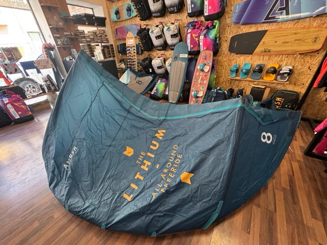 Lithium v13 8m Teal & Grey - As Good As New